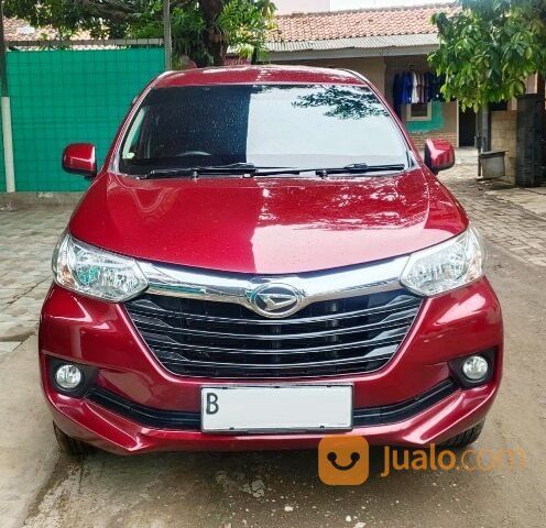 Daihatsu Xenia R manual merah metalik 2018