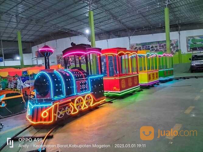 Wahana Kereta mall rel lantai wisata Mini Odong Odong kereta panggung Fiber