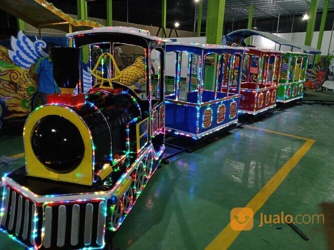 Wahana Kereta mall rel lantai wisata Mini Odong Odong kereta panggung Fiber