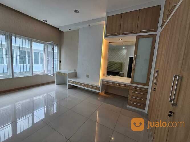 KOMPLEK PLATINUM GARDEN JL BRIGJEN KATAMSO MEDAN SANGAT TERAWAT DAN BAGUS SEKALI LUX
