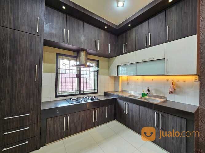 KOMPLEK PLATINUM GARDEN JL BRIGJEN KATAMSO MEDAN SANGAT TERAWAT DAN BAGUS SEKALI LUX