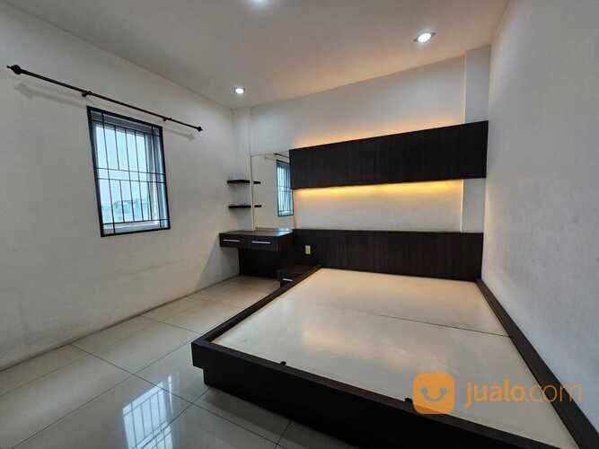 KOMPLEK PLATINUM GARDEN JL BRIGJEN KATAMSO MEDAN SANGAT TERAWAT DAN BAGUS SEKALI LUX