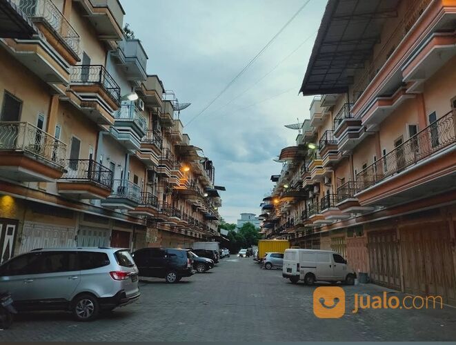 KOMPLEK BRAYAN PRIMA GANDENG 3 LANTAI JL KL YOS SUDARSO MEDAN MURAH DAN AMAN