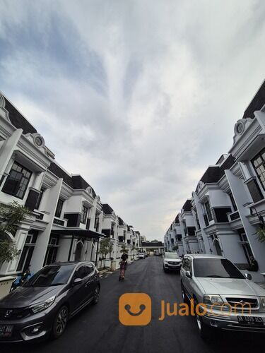 KOMPLEK BRAYAN PRIMA GANDENG 3 LANTAI JL KL YOS SUDARSO MEDAN MURAH DAN AMAN