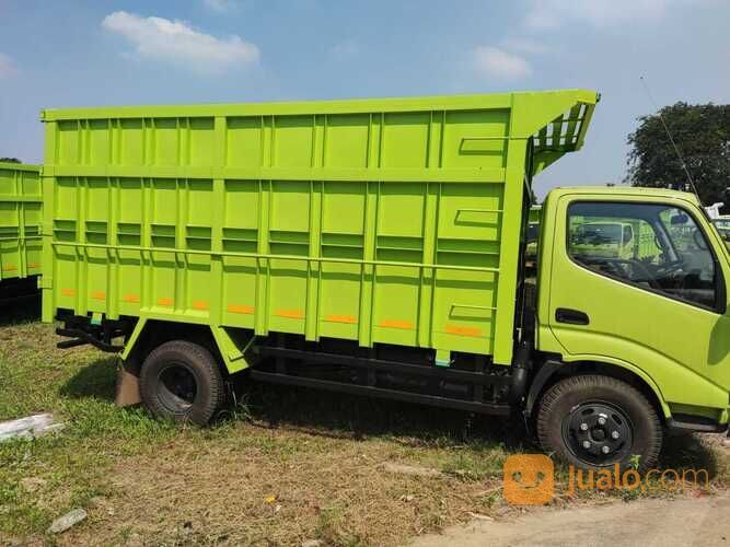 Dump Truk Hino Dutro 136 HDX Euro 4 Kapasitas 5 - 8 M3