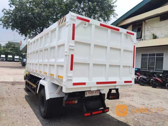 Dump Truk Hino Dutro 136 HDX Euro 4 Kapasitas 5 - 8 M3
