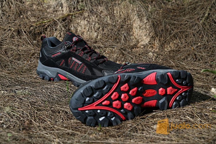 Sepatu Gunung/Hiking SNTA 430 Black
