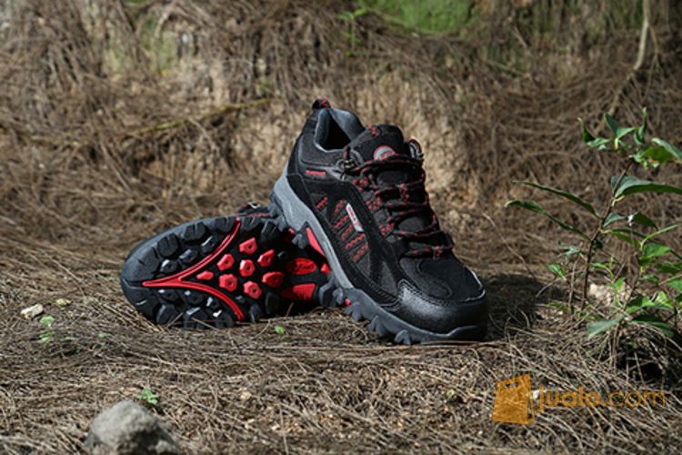 Sepatu Gunung/Hiking SNTA 430 Black