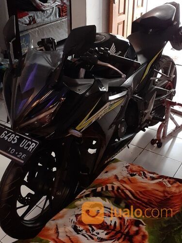 HONDA ALL NEW CBR 150 HITAM TAHUN 2016