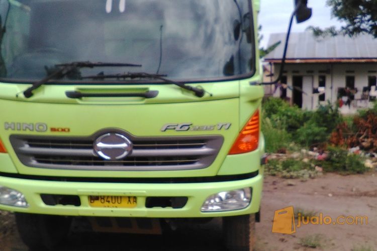 Hino 235 Ti dump