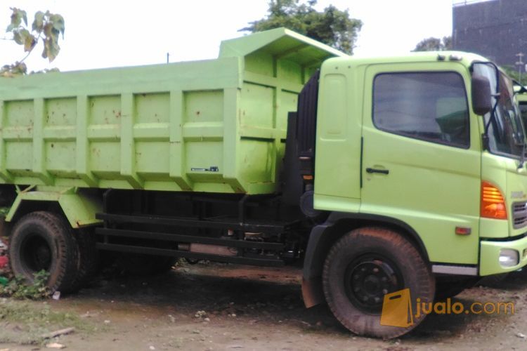 Hino 235 Ti dump