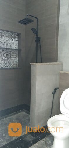 Rumah Keren Desain Klasik Elegan di Kawasan GDC Depok