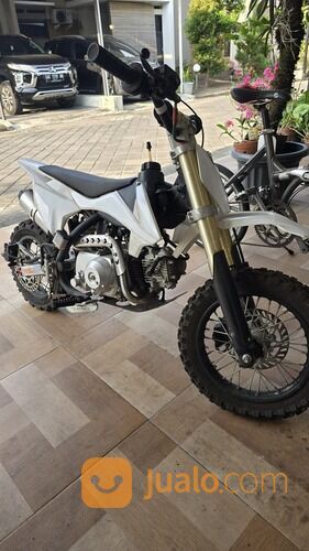 Trail anak mesin motor