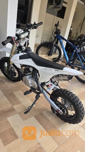 Trail anak mesin motor