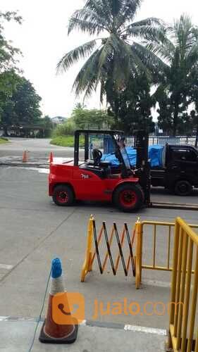 RENTAL FORKLIFT KAWASAN OLYMPIC SENTUL