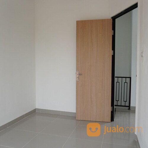 Rumah 2 Lantai di Dalam Cluster Dekat Sekolahan Akses Stasiun dan Tol