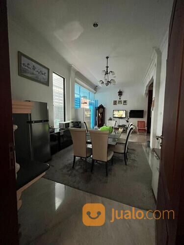 900 m2 Rumah Jl. Biliton - Gubeng - Surabaya Pusat - Carport 10 mobil cocok buat usaha