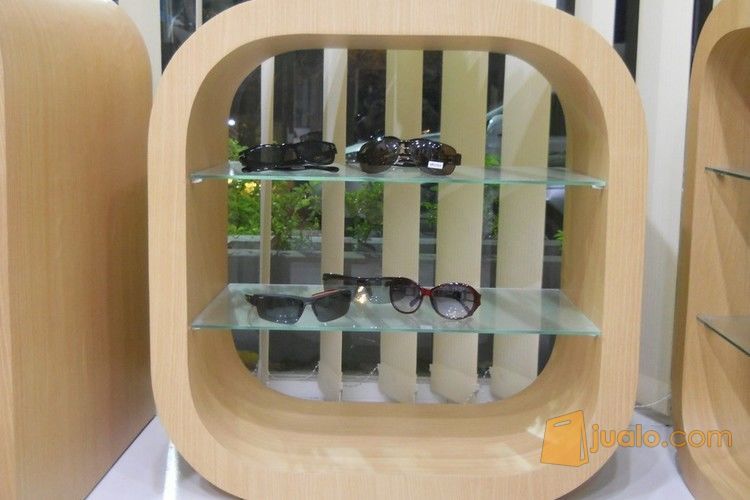 Etalase Kacamata Interior Optik - Semarang