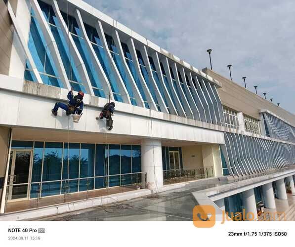 JASA CLEANING KACA GEDUNG DAN ACP DI SURABAYA, SIDOARJO, GRESIK