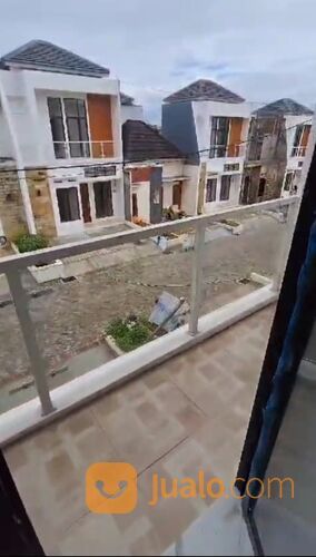 Rumah SIAP HUNI 2 Lantai Lokasi Dekat Pasar Pucung Cilodong Depok