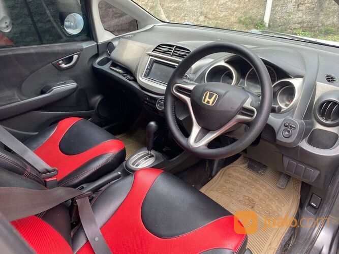 Mobil Sedan Honda Jazz rs matik 2010