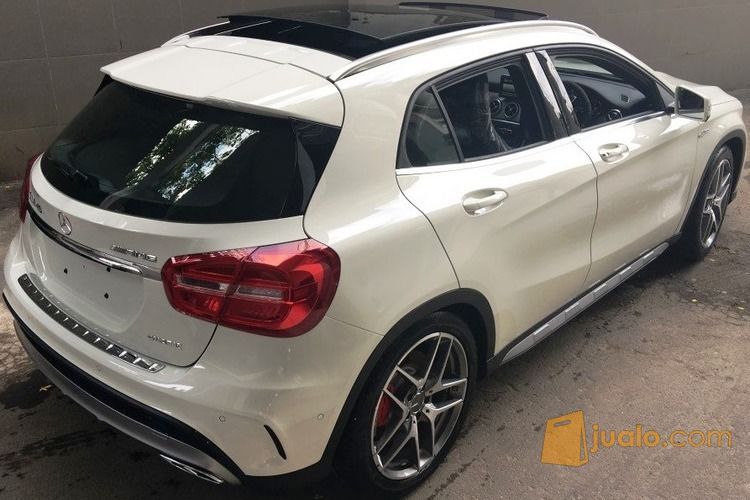 Mercedes Benz GLA 45 AMG Putih 2016