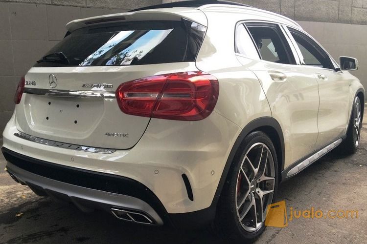 Mercedes Benz GLA 45 AMG Putih 2016