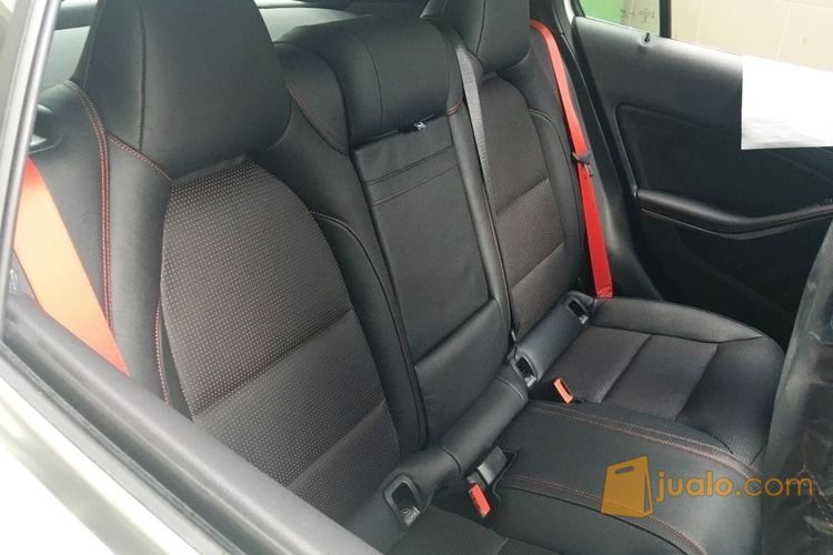 Mercedes Benz GLA 45 AMG Putih 2016