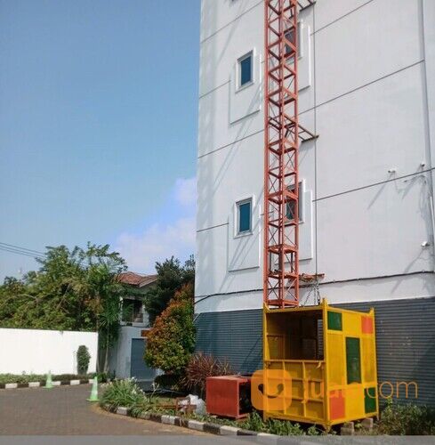 Sewa Lift Barang Murah Jakarta Pusat | Lift Alimak Kuat 1 - 4 Ton Jakarta Pusat 0851 3479 1957