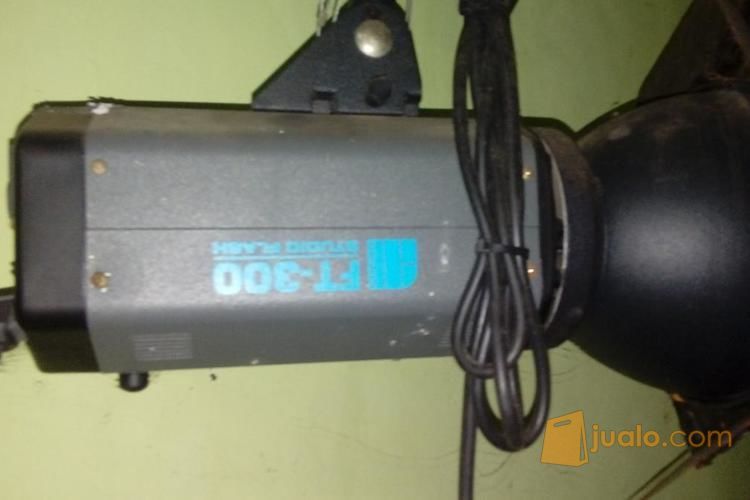 LAMPU FLASH STUDIO FOTO FT-400 & FT-300