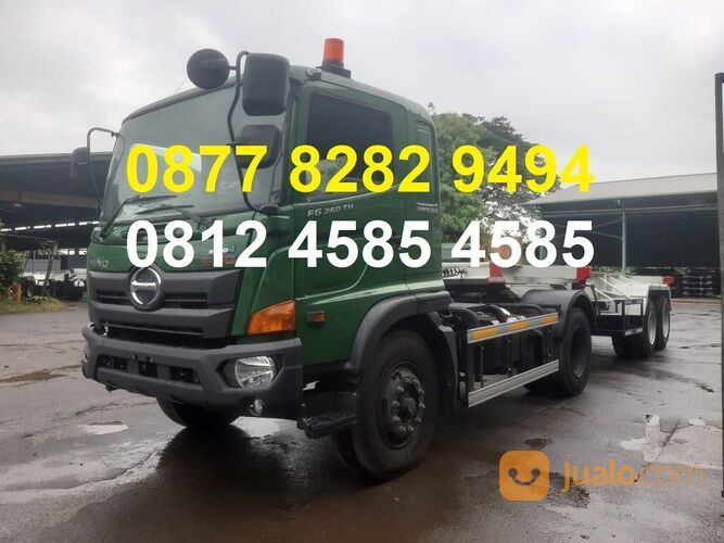 Tractor Head Trailer Engkel 4x2 Hino FG 260 TH Prime Mover Truck Logistics Cargo Trucking