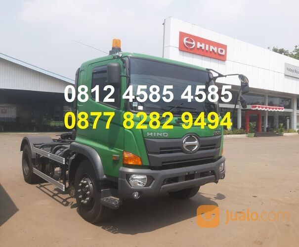 Tractor Head Trailer Engkel 4x2 Hino FG 260 TH Prime Mover Truck Logistics Cargo Trucking