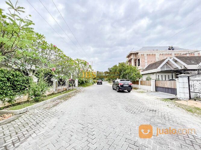 Rumah Siap Huni di Komplek Citra Wisata Jalan Karya Wisata - Medan