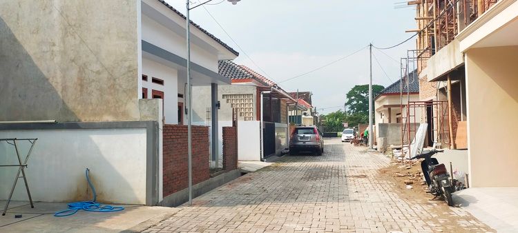 LT 99 meter. Perumahan mewah lokasi strategis Selatan Tugu Lilin Solo