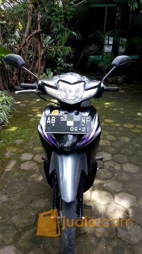 Honda Revo 110 ungu 2011 KM rendah plat AB