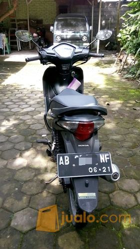 Honda Revo 110 ungu 2011 KM rendah plat AB