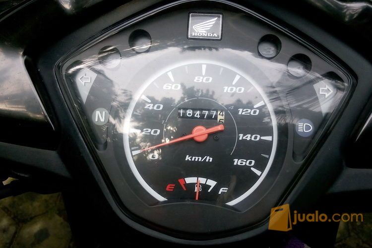 Honda Revo 110 ungu 2011 KM rendah plat AB