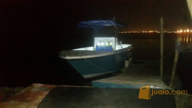 Kapal speed boat center console mancing buildup 9m + mesin Mitsubishi ps 120