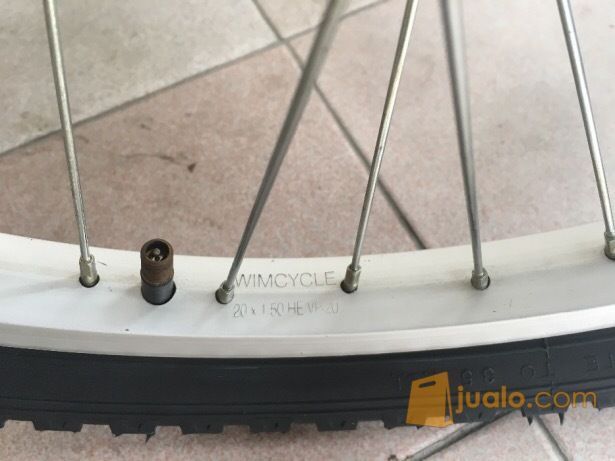 SEPEDA WIM CYCLE /WIMCYCLE UKURAN MENENGAH WARNA KUNING BAGUS