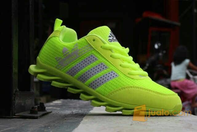 Sepatu lari jogging senam wanita adidas springblade import vietnam