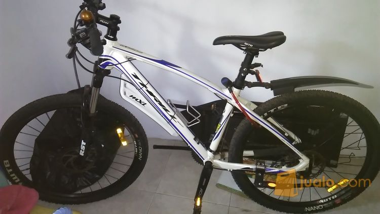 Sepeda gunung MTB merk Wim cycle Thrill Agent TR 1.0 warna putih biru