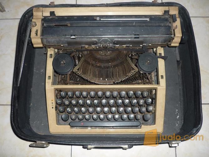 Mesin Ketik Manual Kuno