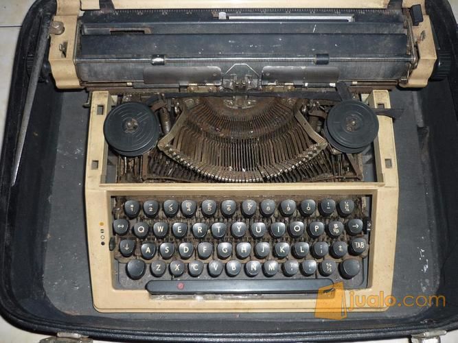 Mesin Ketik Manual Kuno