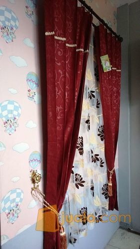 gorden minimalis merah 200 x 100