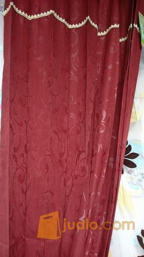 gorden minimalis merah 200 x 100