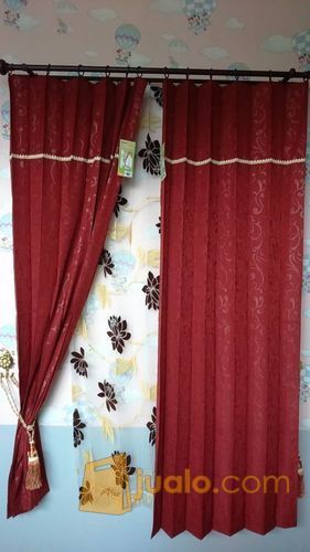 gorden minimalis merah 200 x 100