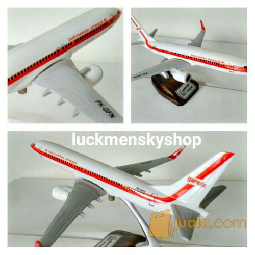 miniatur pesawat garuda indonesia orens