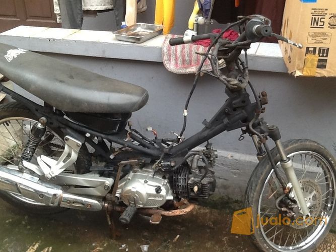 Jupiter Z 2005 Biru