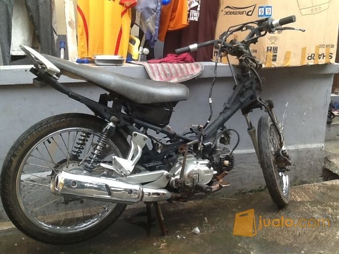 Jupiter Z 2005 Biru