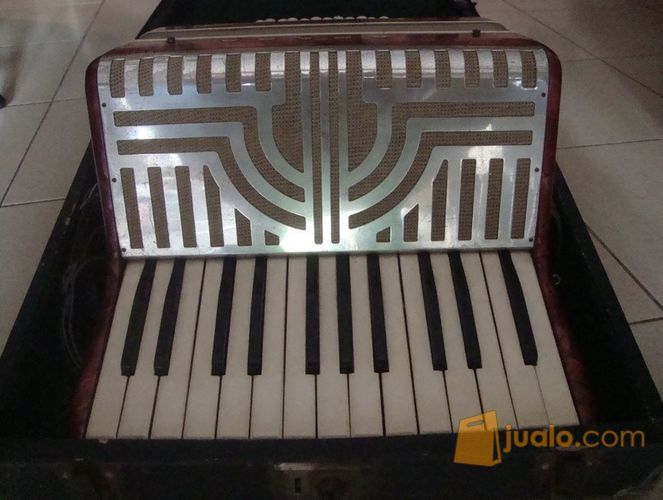 Akordeon-Accordion 12 Bass Yamaha. Vintage Antik Made in Japan